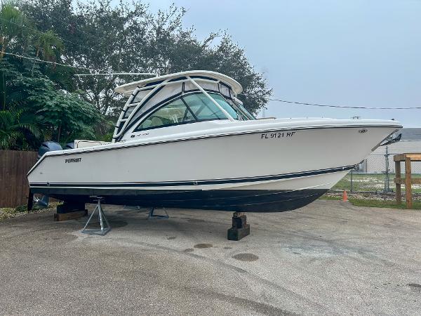 2017 Pursuit DC 265 B3992