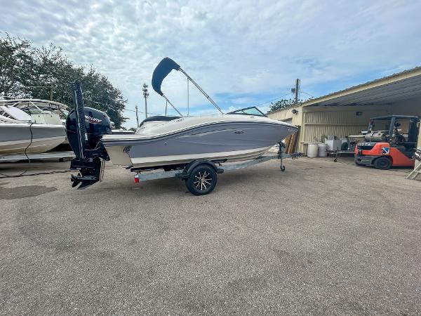 2023 Sea Ray 190 SPX B3997