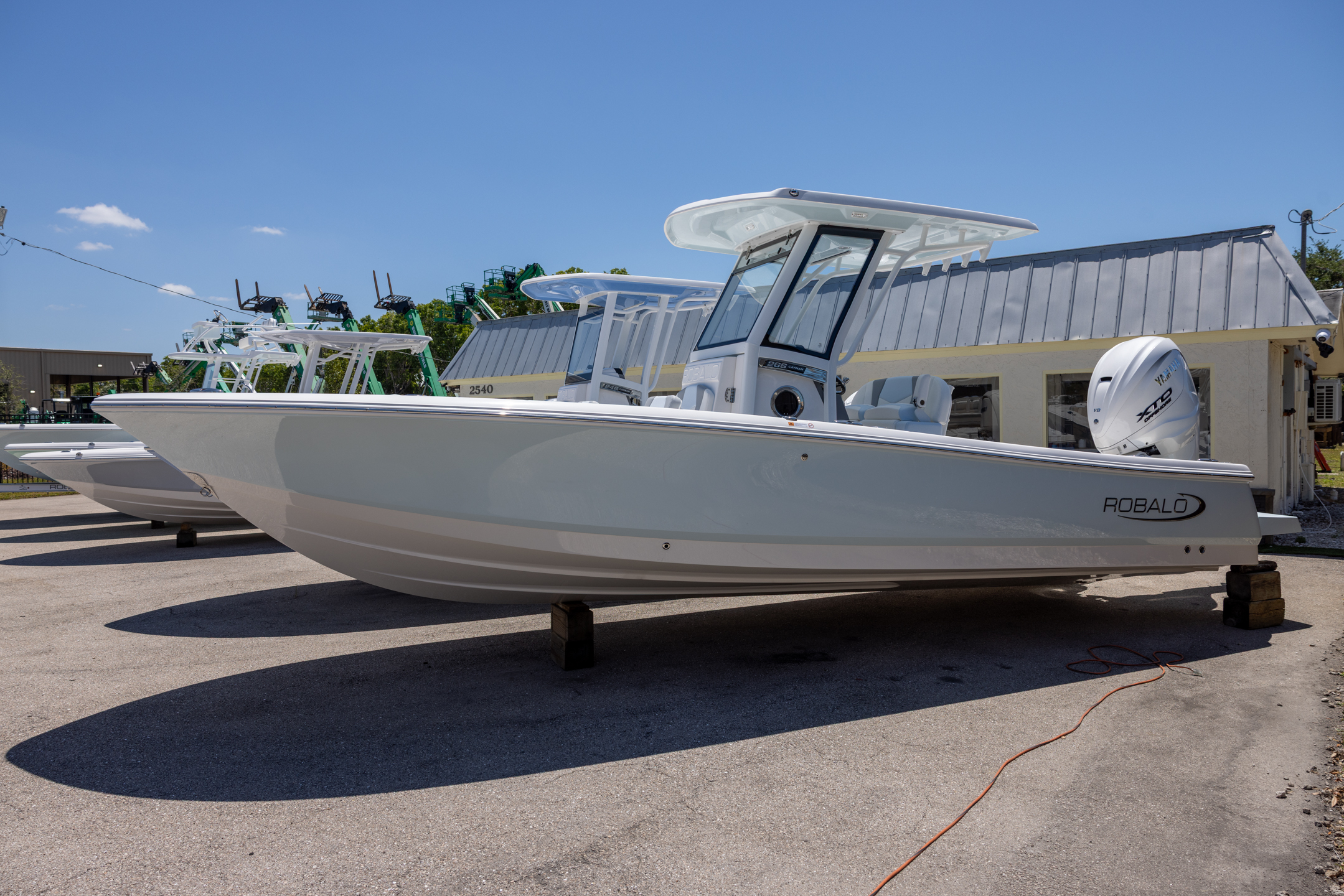 2025 Robalo 266 Cayman 6372