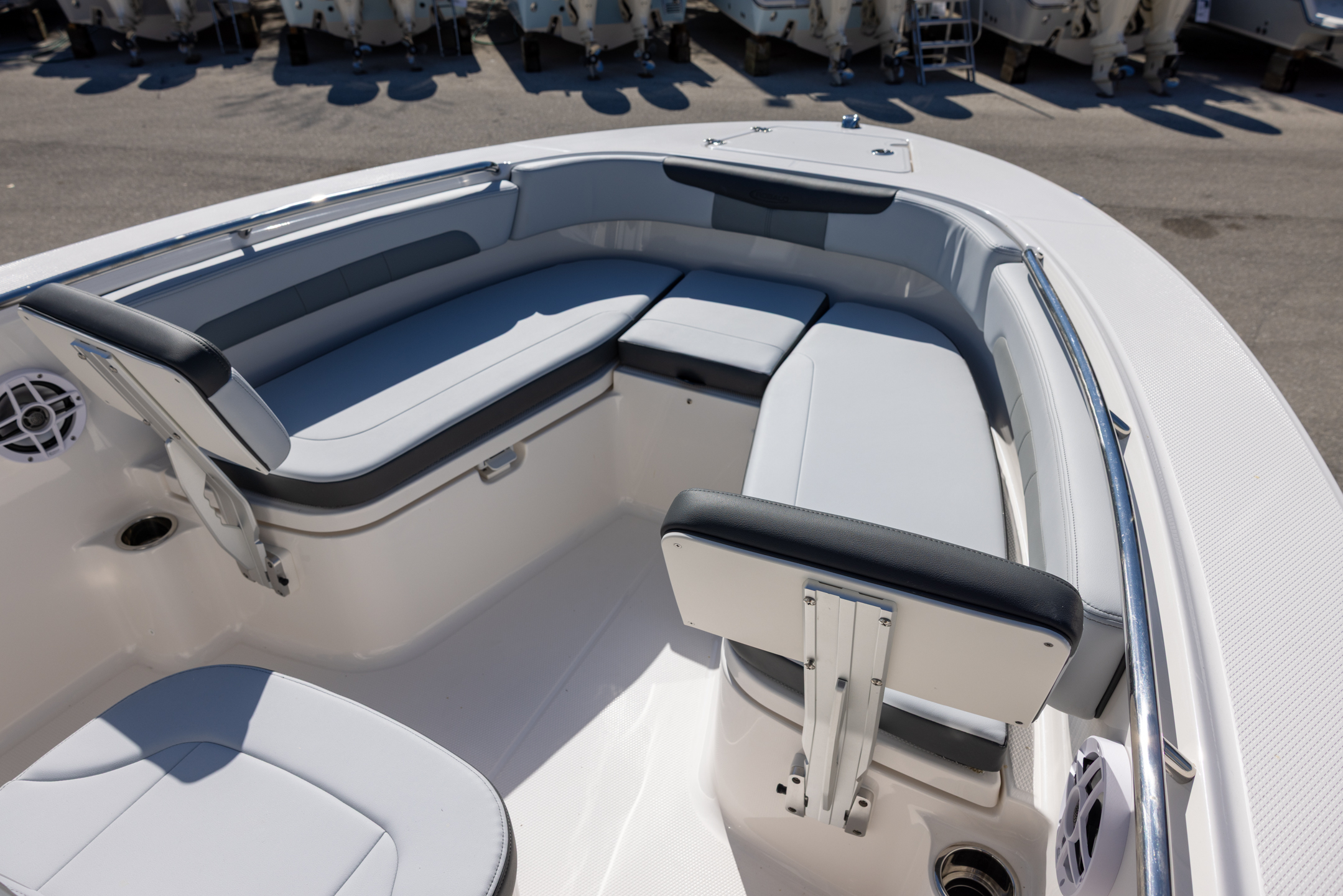 2026 Robalo R202EX 6446 | Fish Tale Boats Fort Myers & Naples