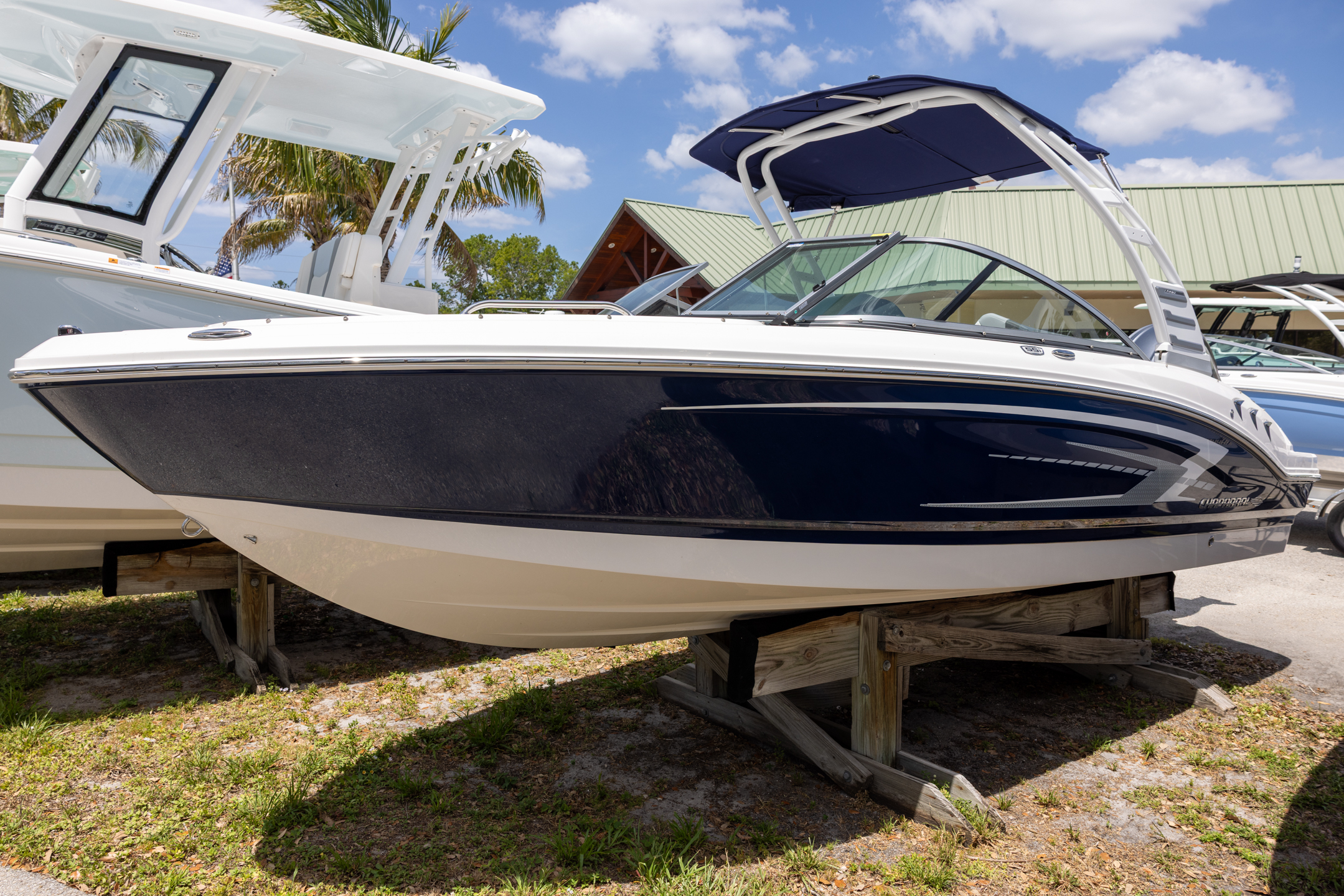 2025 Chaparral 21 SSI OB