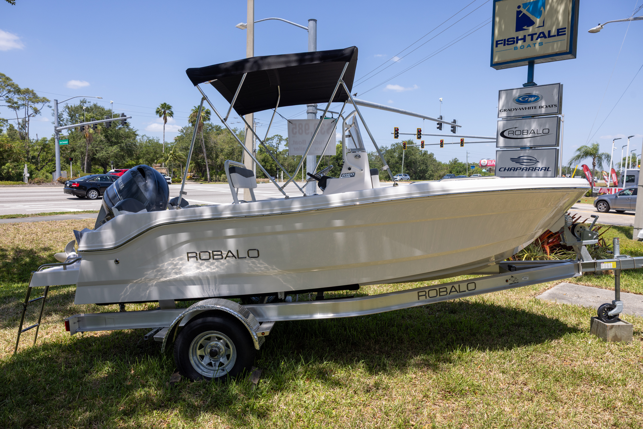 2025 Robalo R160
