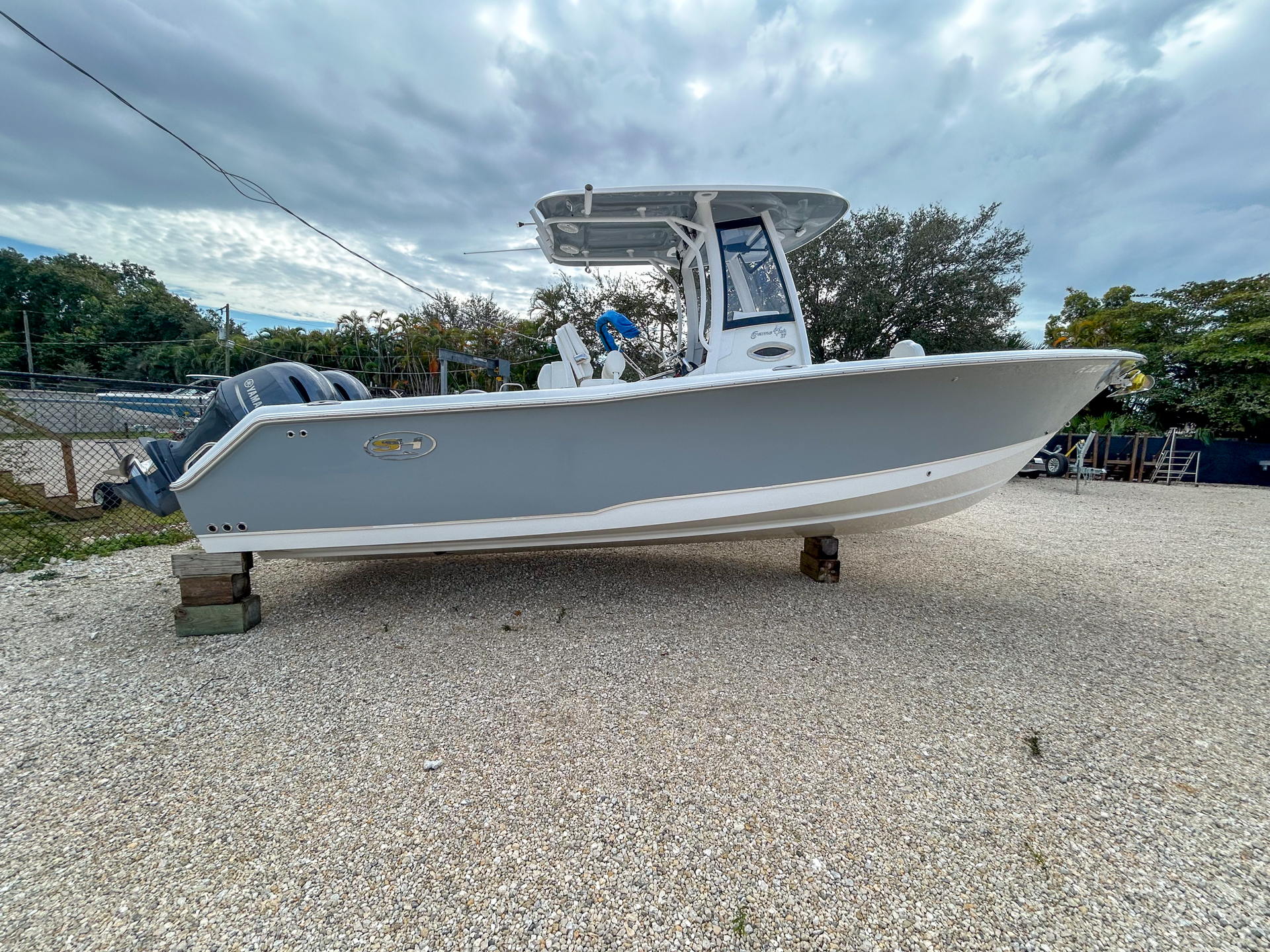 2018 SeaHunt Gamefish 27 B4053