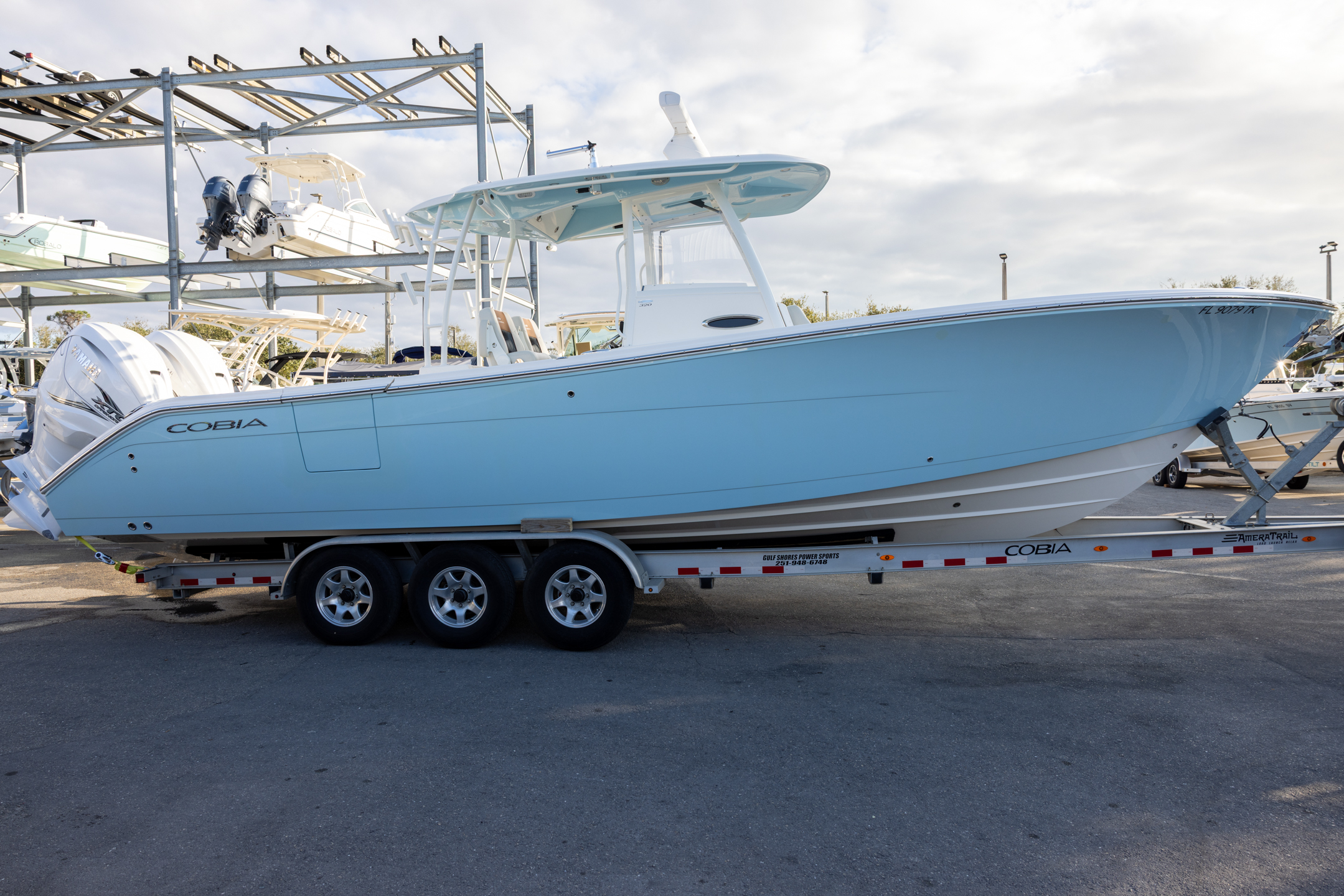 2022 Cobia 320 Center B4058