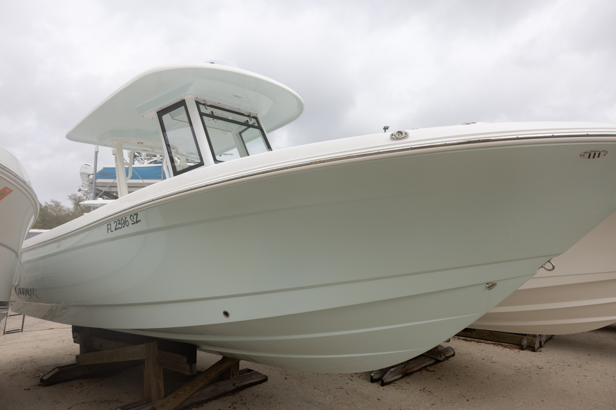 2021 Robalo R272 B4063