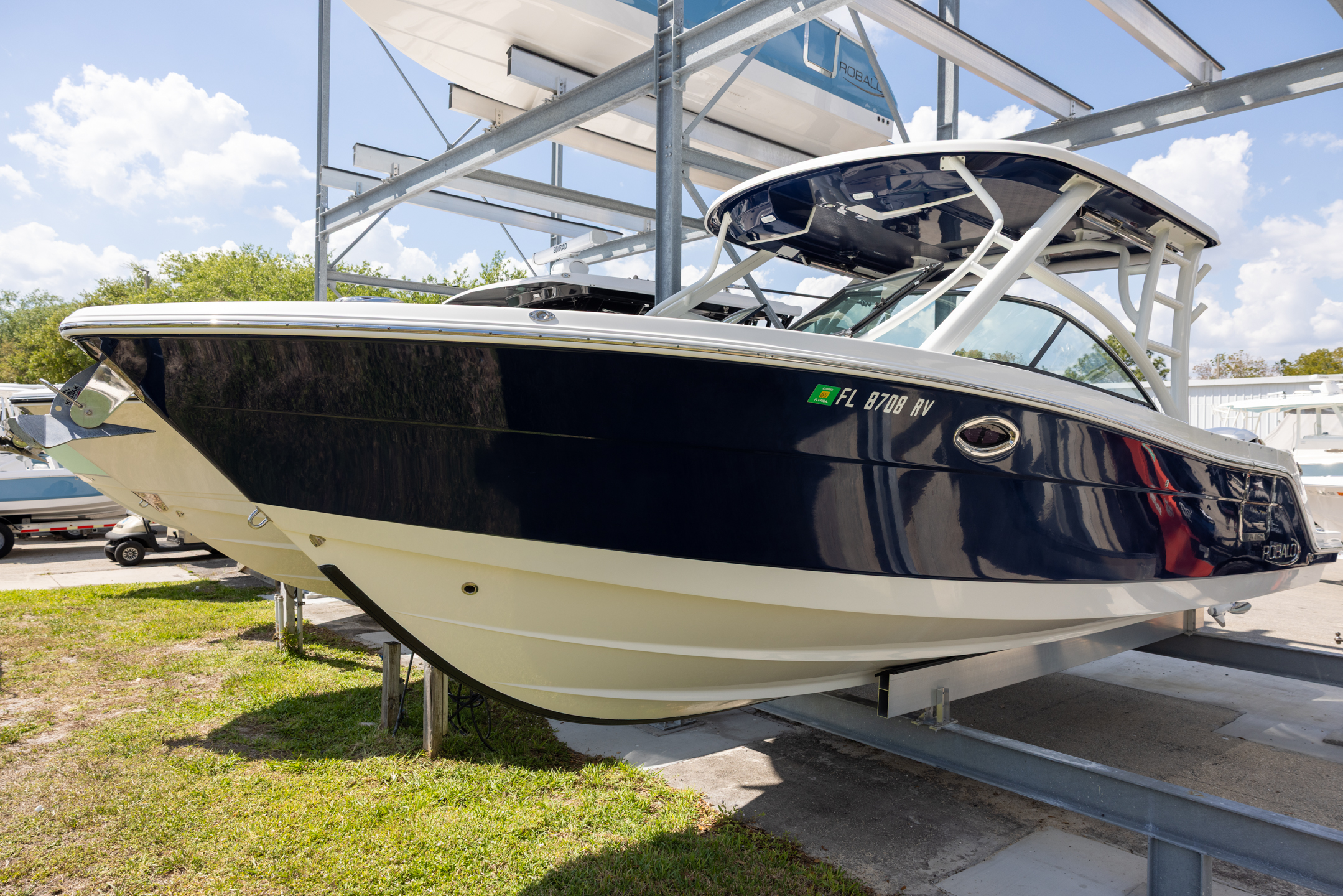 2019 Robalo R317 6499A