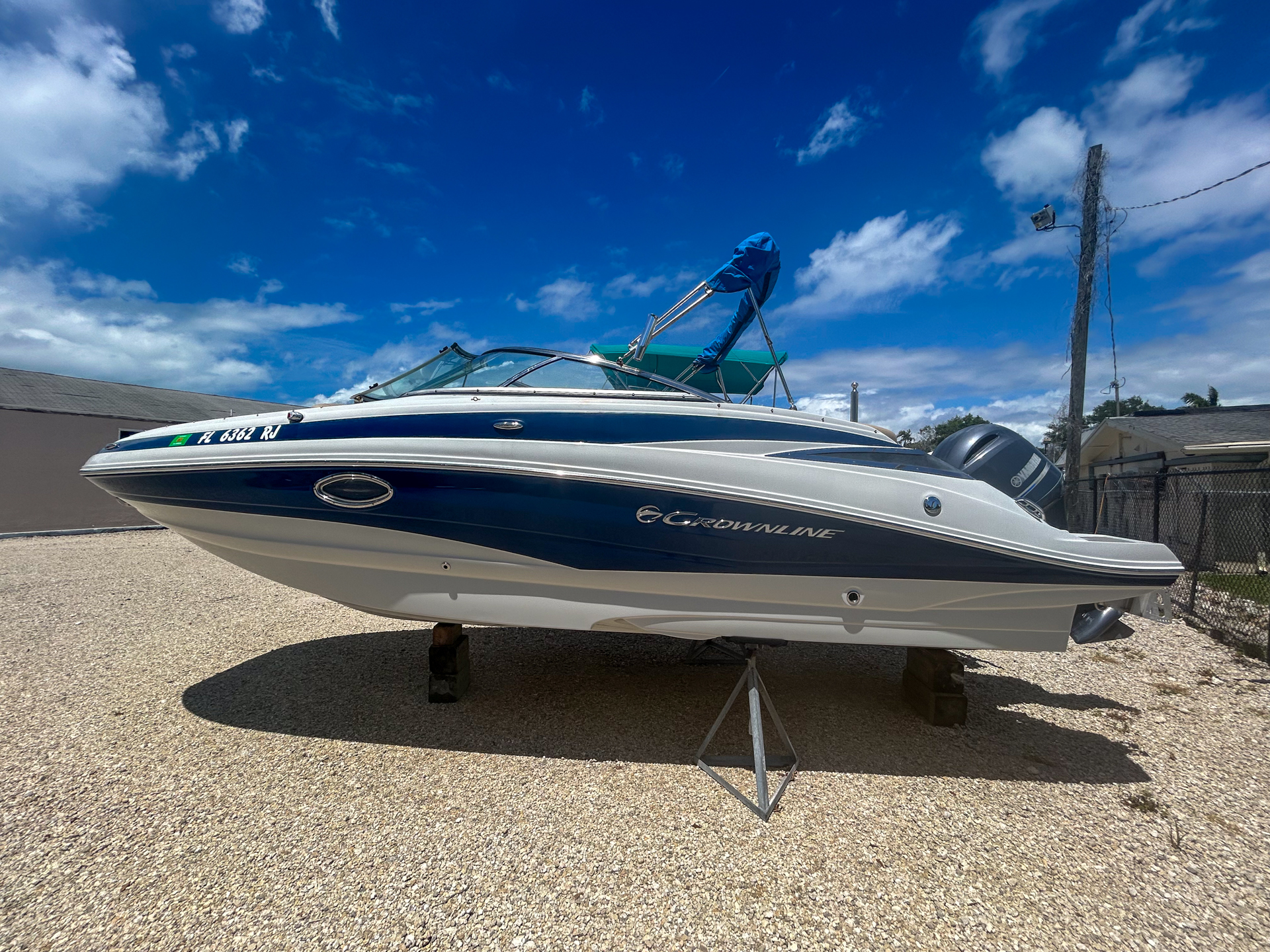 2017 Crownline E2 XS B4074